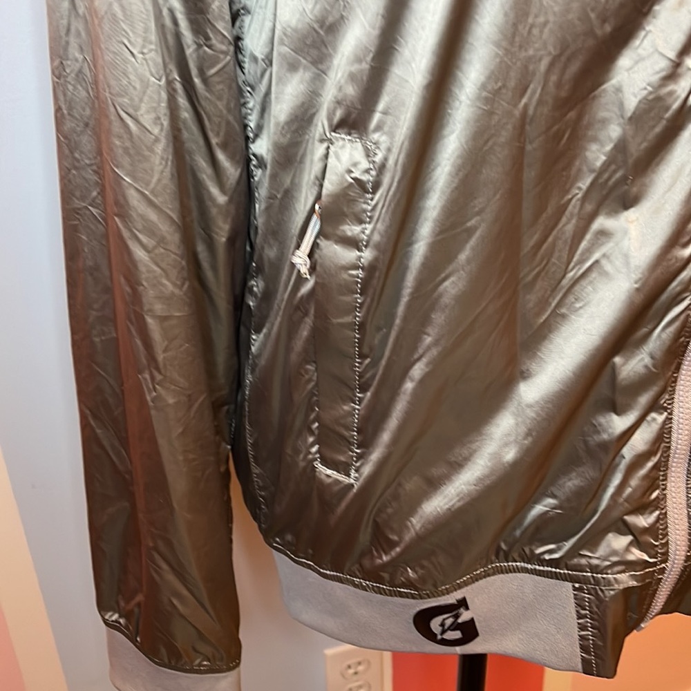 Silver north face jacket - Picture 2 of 6